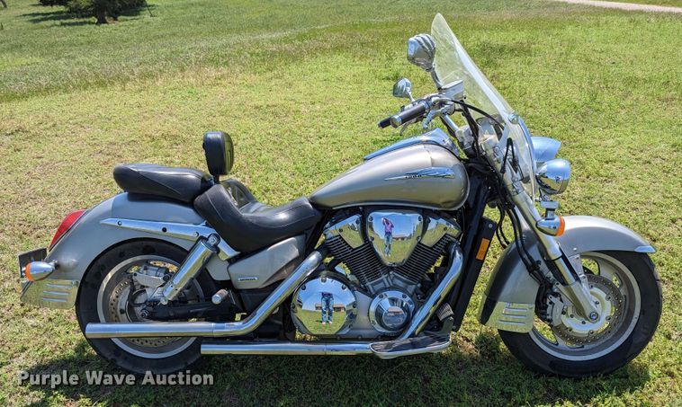 image for item DR6962 2003 Honda VTX1800R  motorcycle