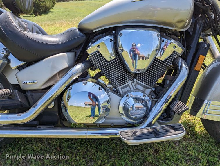 image for item DR6962 2003 Honda VTX1800R  motorcycle