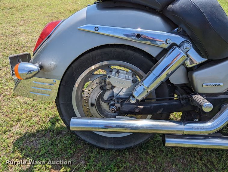 image for item DR6962 2003 Honda VTX1800R  motorcycle