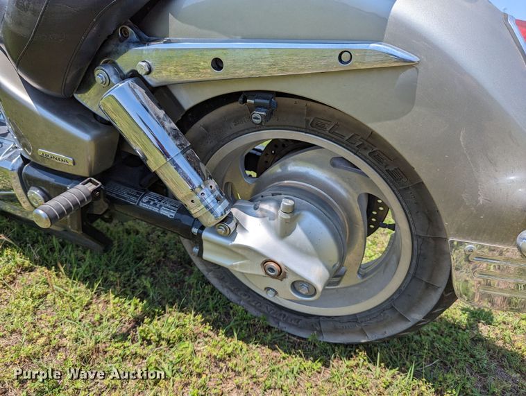 image for item DR6962 2003 Honda VTX1800R  motorcycle