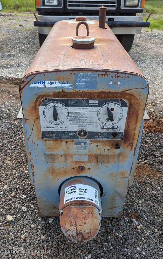 image for item DR6965 Lincoln SA-200  welder/generator