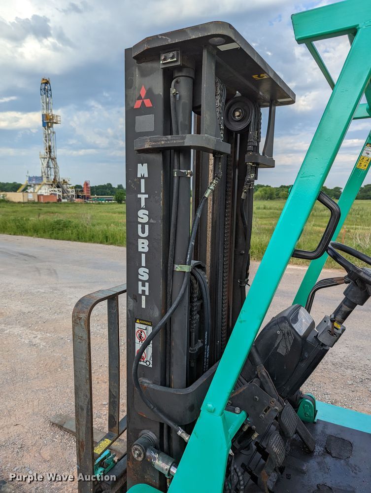 image for item DR6971 Mitsubishi FGC25  forklift