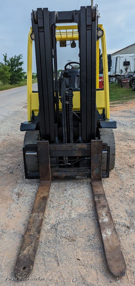 image for item DR6972 2013 Hyster H80FT  forklift