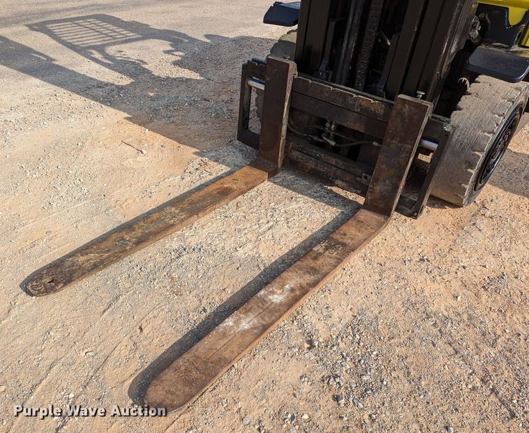 image for item DR6972 2013 Hyster H80FT  forklift