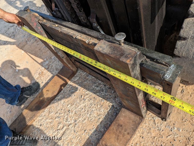 image for item DR6972 2013 Hyster H80FT  forklift