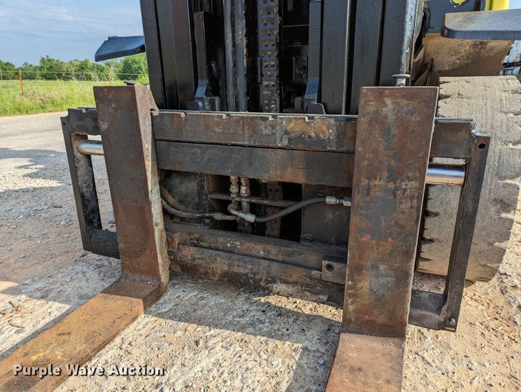 image for item DR6972 2013 Hyster H80FT  forklift