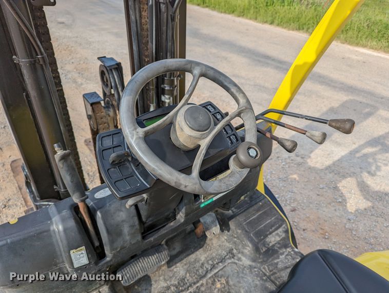 image for item DR6972 2013 Hyster H80FT  forklift
