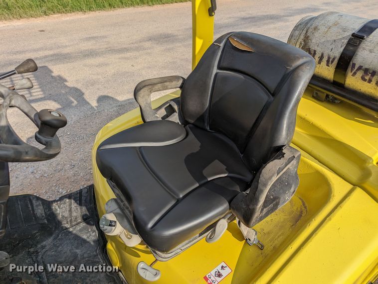 image for item DR6972 2013 Hyster H80FT  forklift