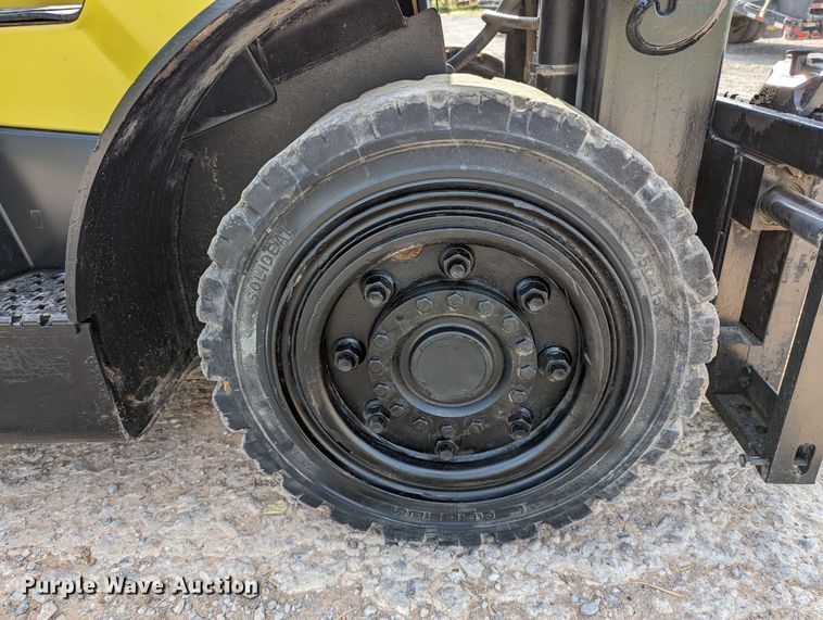 image for item DR6972 2013 Hyster H80FT  forklift