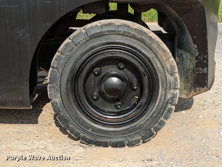 image for item DR6972 2013 Hyster H80FT  forklift