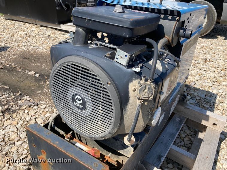 image for item HN9870 Miller Bobcat 225G  welder/generator