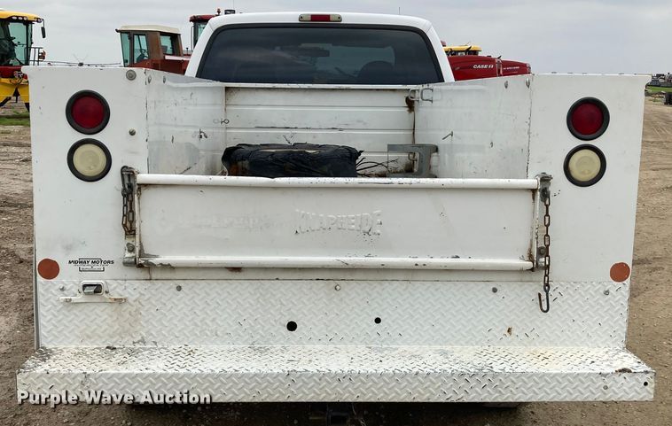 image for item HN9873 2002 Ford F350 Super Duty  SuperCab utility bed pickup truck