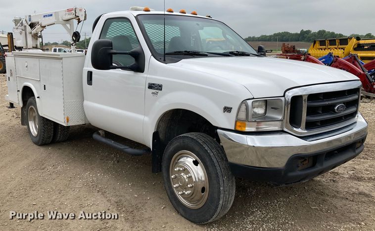 image for item HN9874 2004 Ford F450 Super Duty  utility / service truck