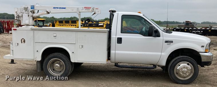 image for item HN9874 2004 Ford F450 Super Duty  utility / service truck