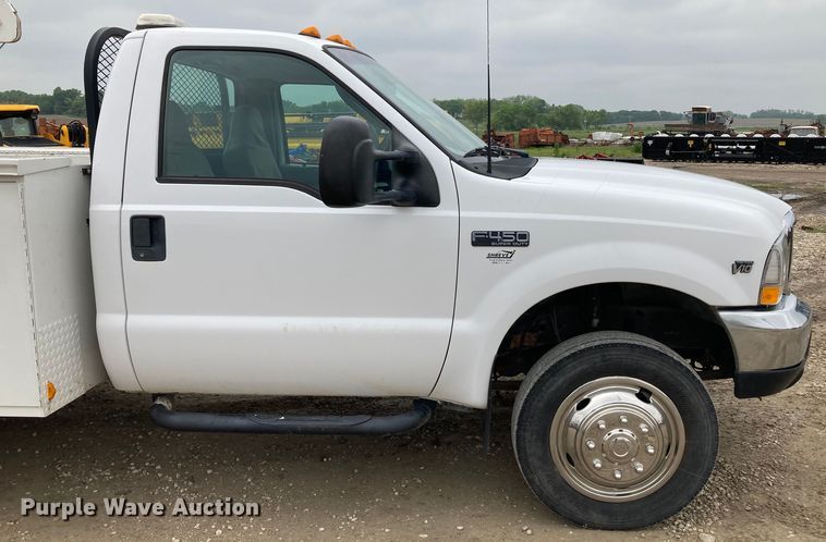 image for item HN9874 2004 Ford F450 Super Duty  utility / service truck