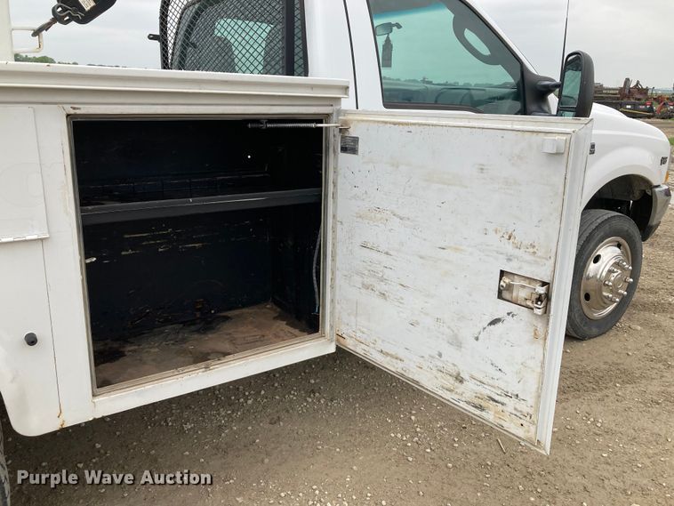 image for item HN9874 2004 Ford F450 Super Duty  utility / service truck