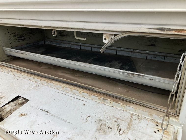 image for item HN9874 2004 Ford F450 Super Duty  utility / service truck