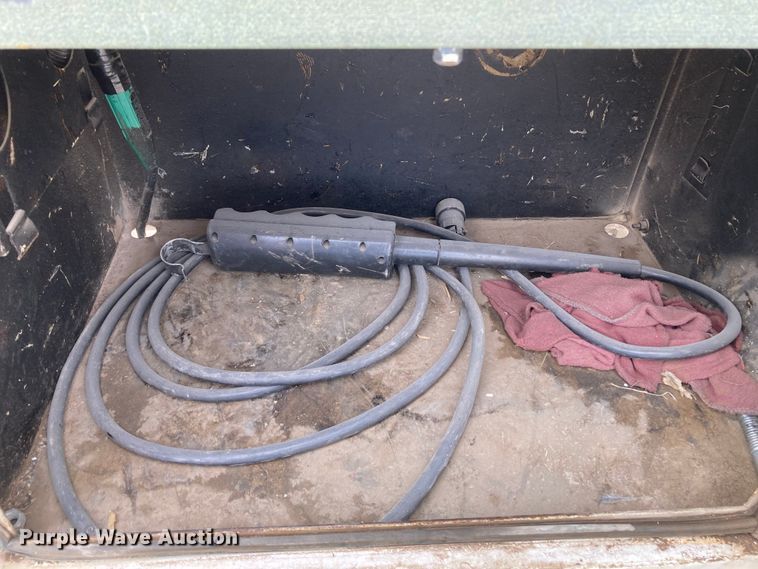 image for item HN9874 2004 Ford F450 Super Duty  utility / service truck