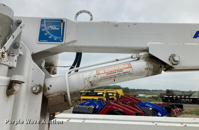 image for item HN9874 2004 Ford F450 Super Duty  utility / service truck