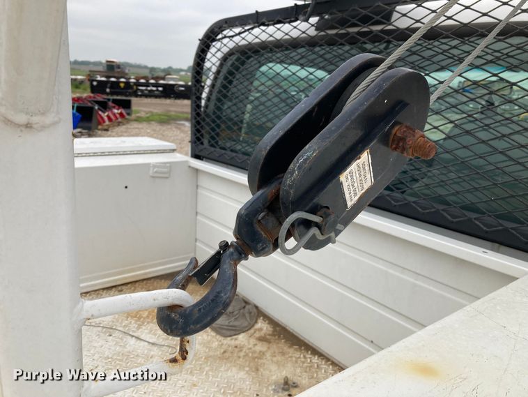 image for item HN9874 2004 Ford F450 Super Duty  utility / service truck