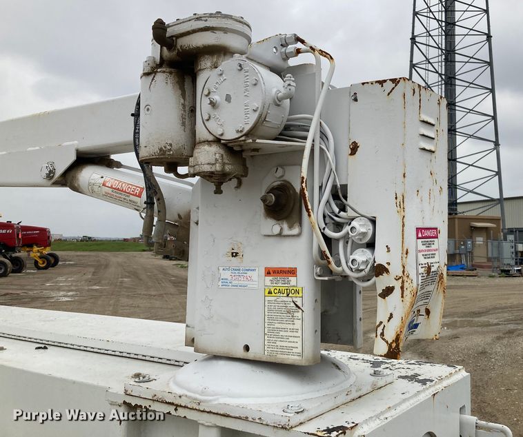 image for item HN9874 2004 Ford F450 Super Duty  utility / service truck