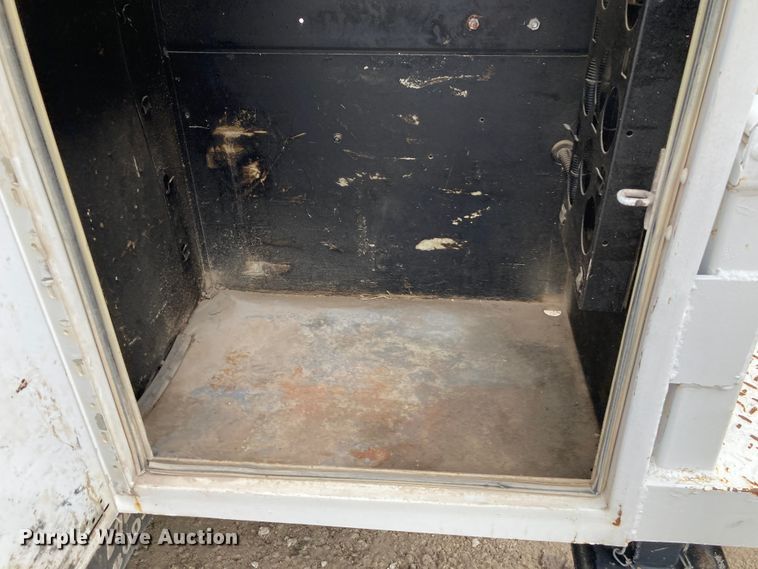 image for item HN9874 2004 Ford F450 Super Duty  utility / service truck