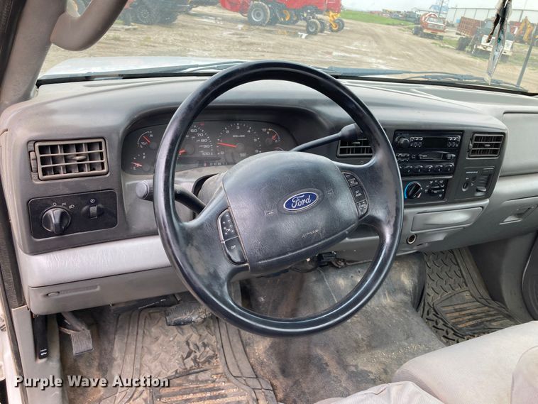 image for item HN9874 2004 Ford F450 Super Duty  utility / service truck