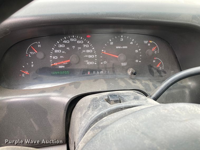 image for item HN9874 2004 Ford F450 Super Duty  utility / service truck