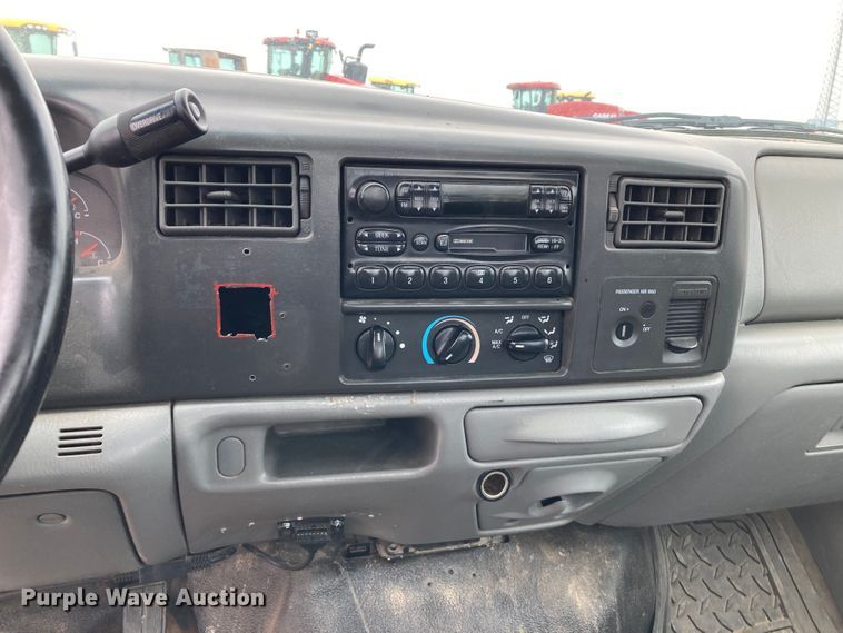 image for item HN9874 2004 Ford F450 Super Duty  utility / service truck