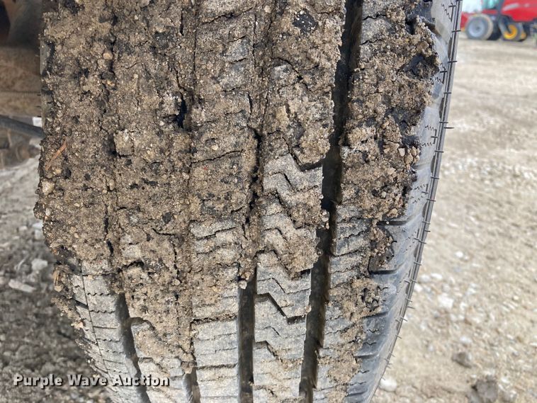 image for item HN9875 2006 Chevrolet Silverado 2500HD  utility bed pickup truck