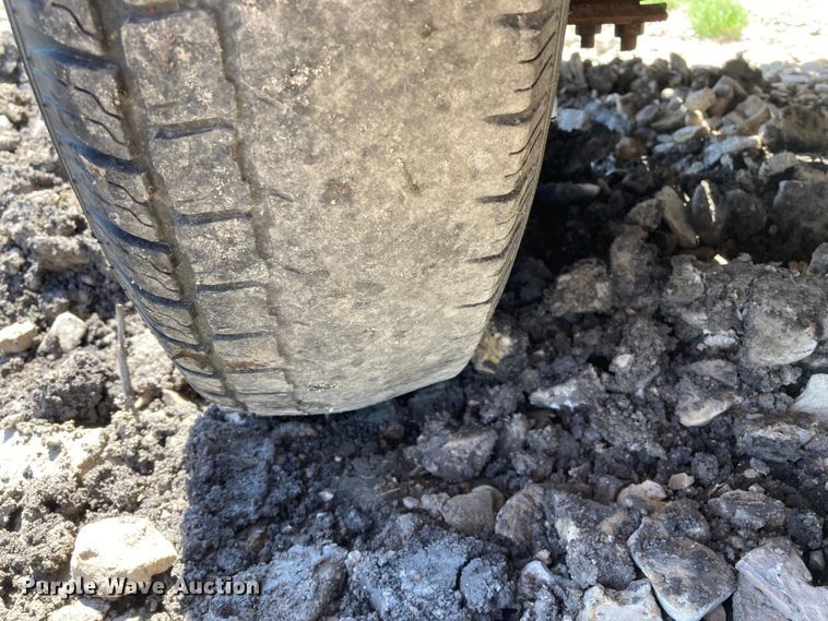 image for item HN9881 2008 Diamond T 7710  utility trailer