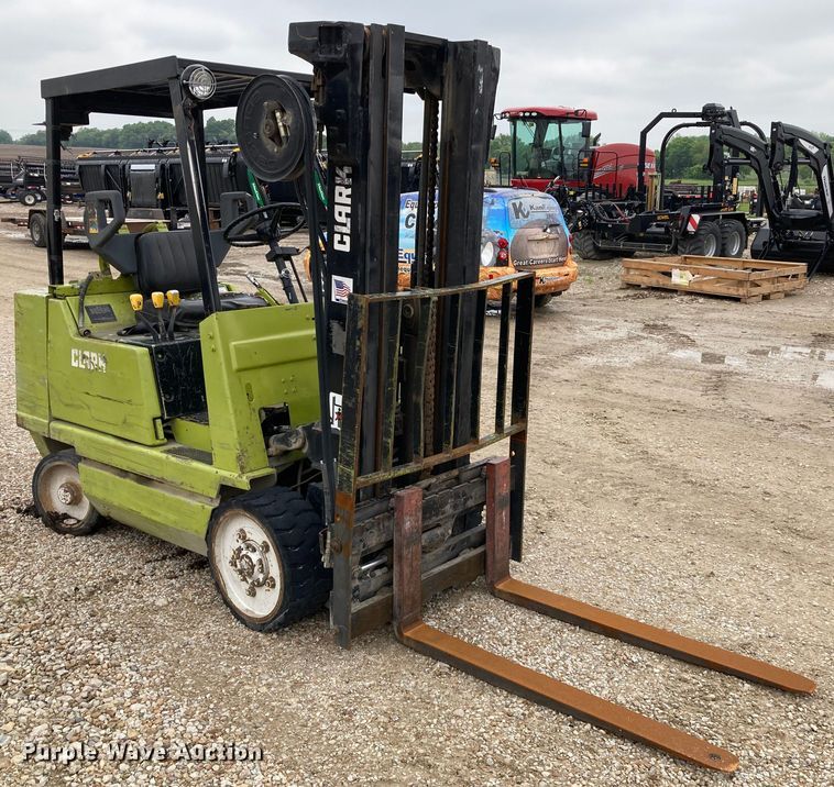 image for item HN9882 Clark GCS25MB  forklift
