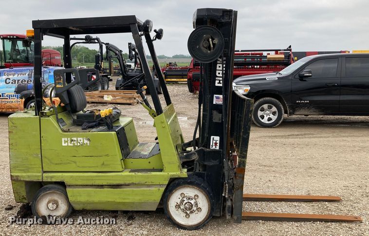 image for item HN9882 Clark GCS25MB  forklift