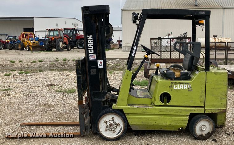 image for item HN9882 Clark GCS25MB  forklift