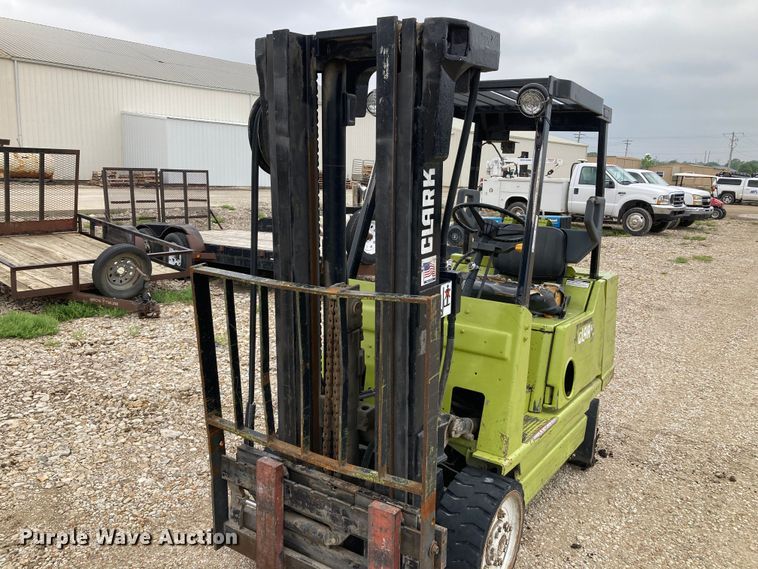 image for item HN9882 Clark GCS25MB  forklift