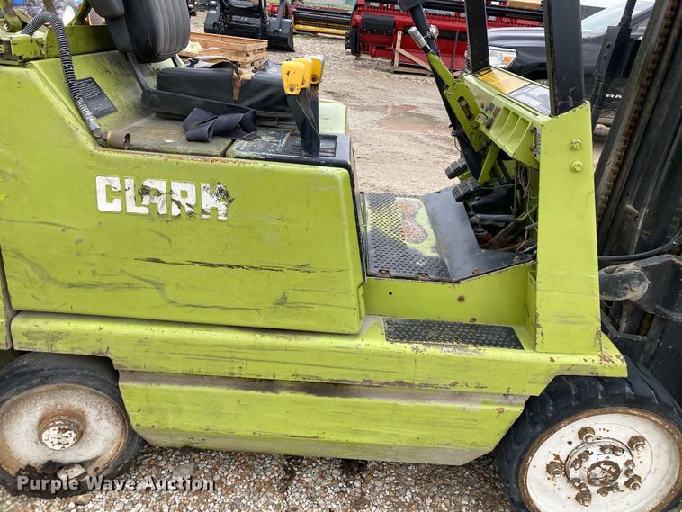 image for item HN9882 Clark GCS25MB  forklift