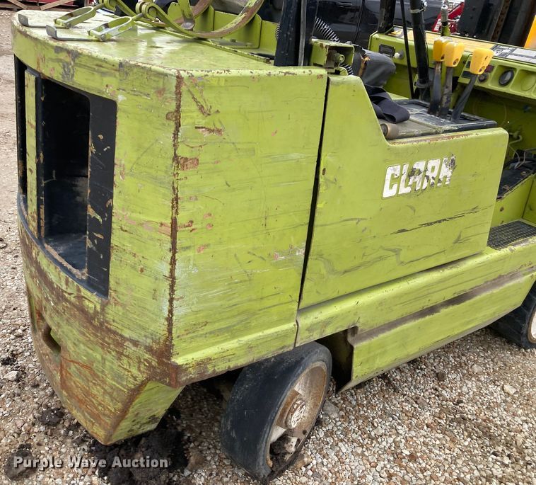 image for item HN9882 Clark GCS25MB  forklift