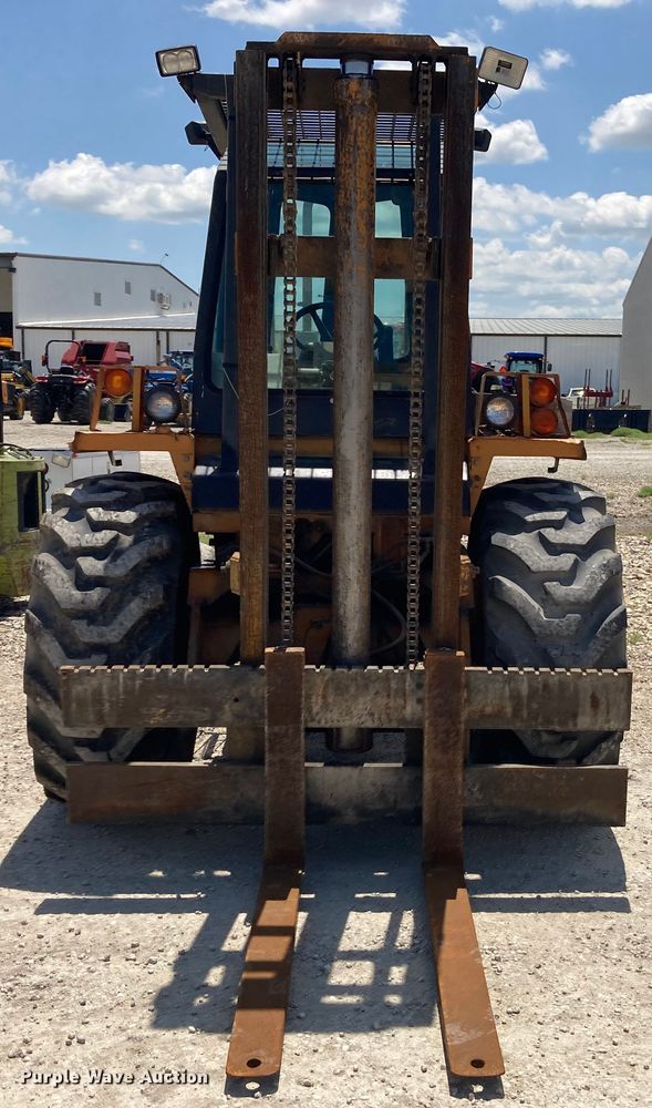 image for item HN9883 Case 586D  forklift