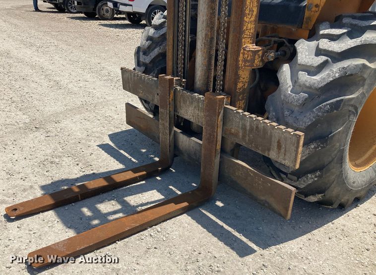 image for item HN9883 Case 586D  forklift