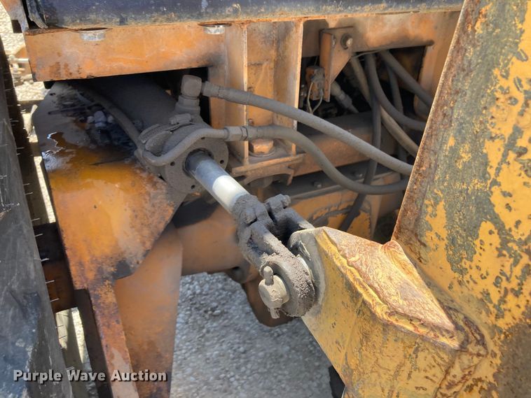 image for item HN9883 Case 586D  forklift