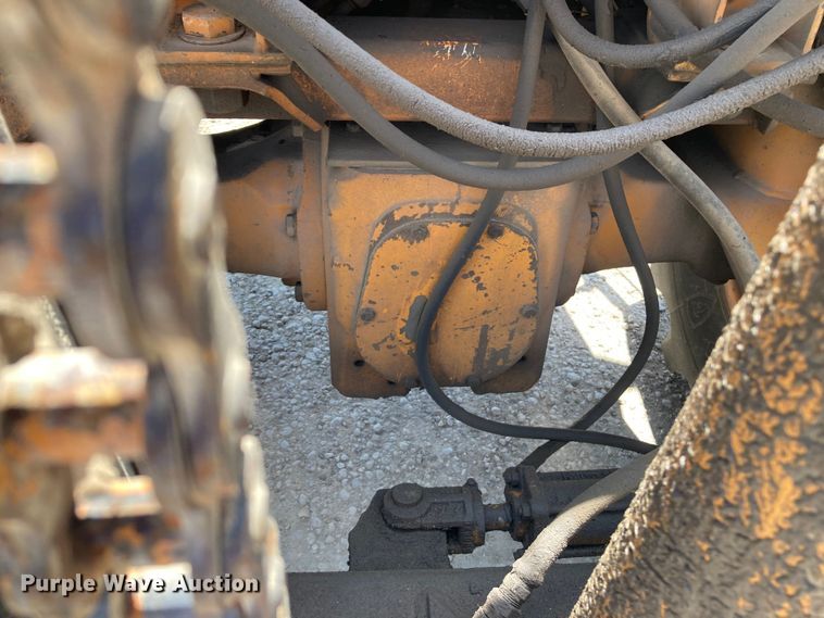 image for item HN9883 Case 586D  forklift