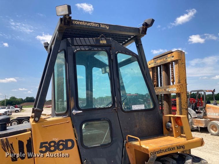 image for item HN9883 Case 586D  forklift