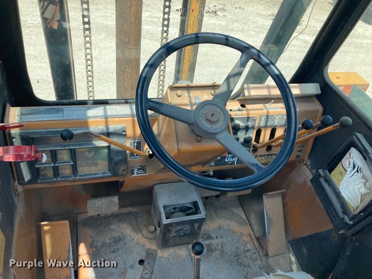 image for item HN9883 Case 586D  forklift