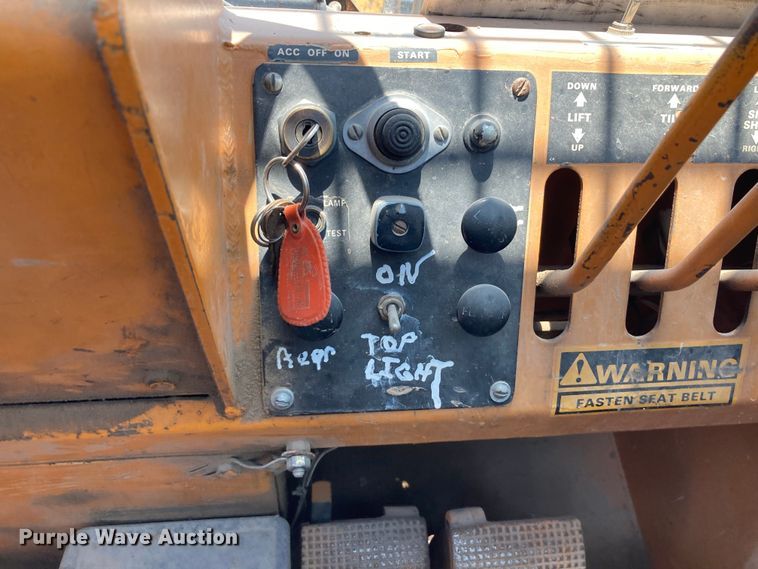 image for item HN9883 Case 586D  forklift