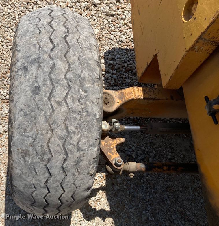 image for item HN9883 Case 586D  forklift