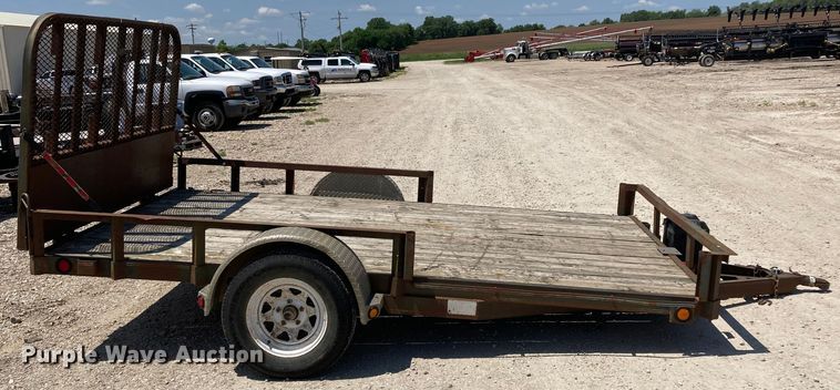 image for item HN9886 2006 PJ Trailers  utility trailer