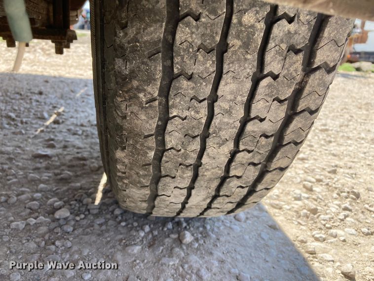 image for item HN9886 2006 PJ Trailers  utility trailer