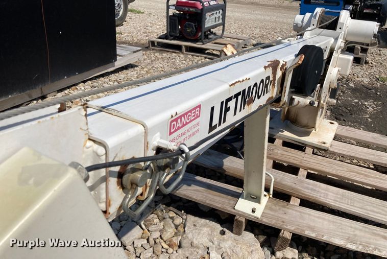 image for item HN9889 Liftmoore 2700AR  crane