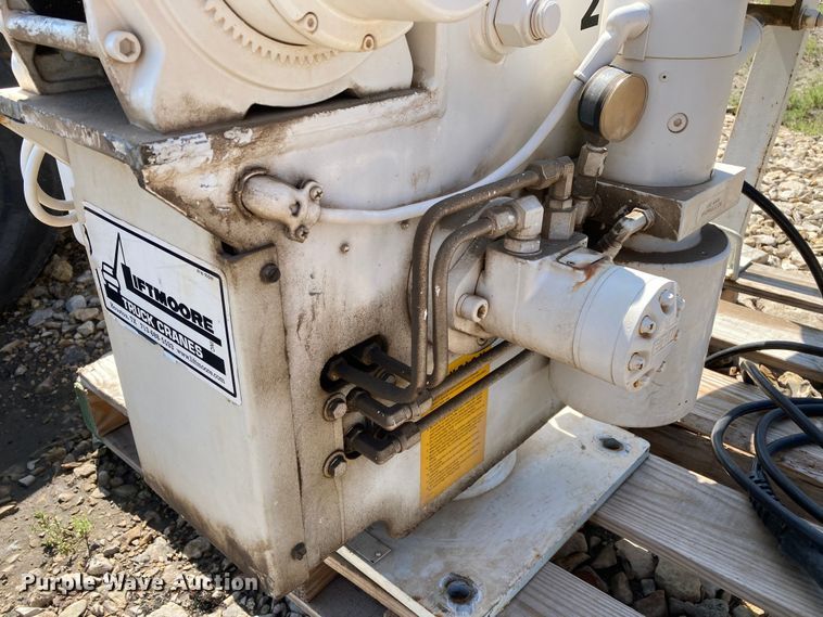 image for item HN9889 Liftmoore 2700AR  crane