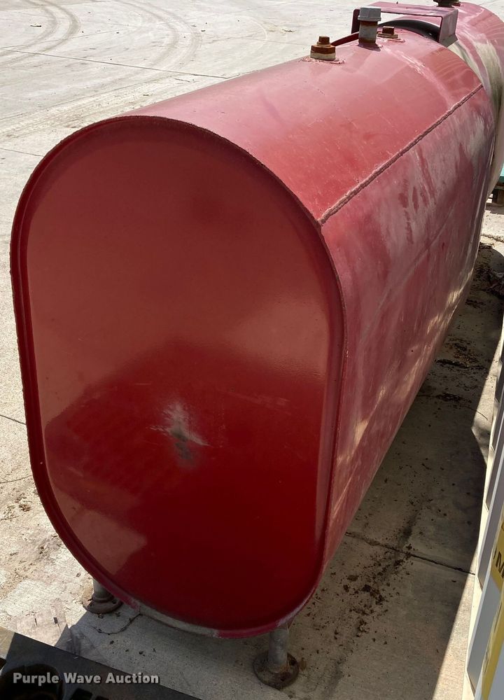 image for item HN9891 Oil tank